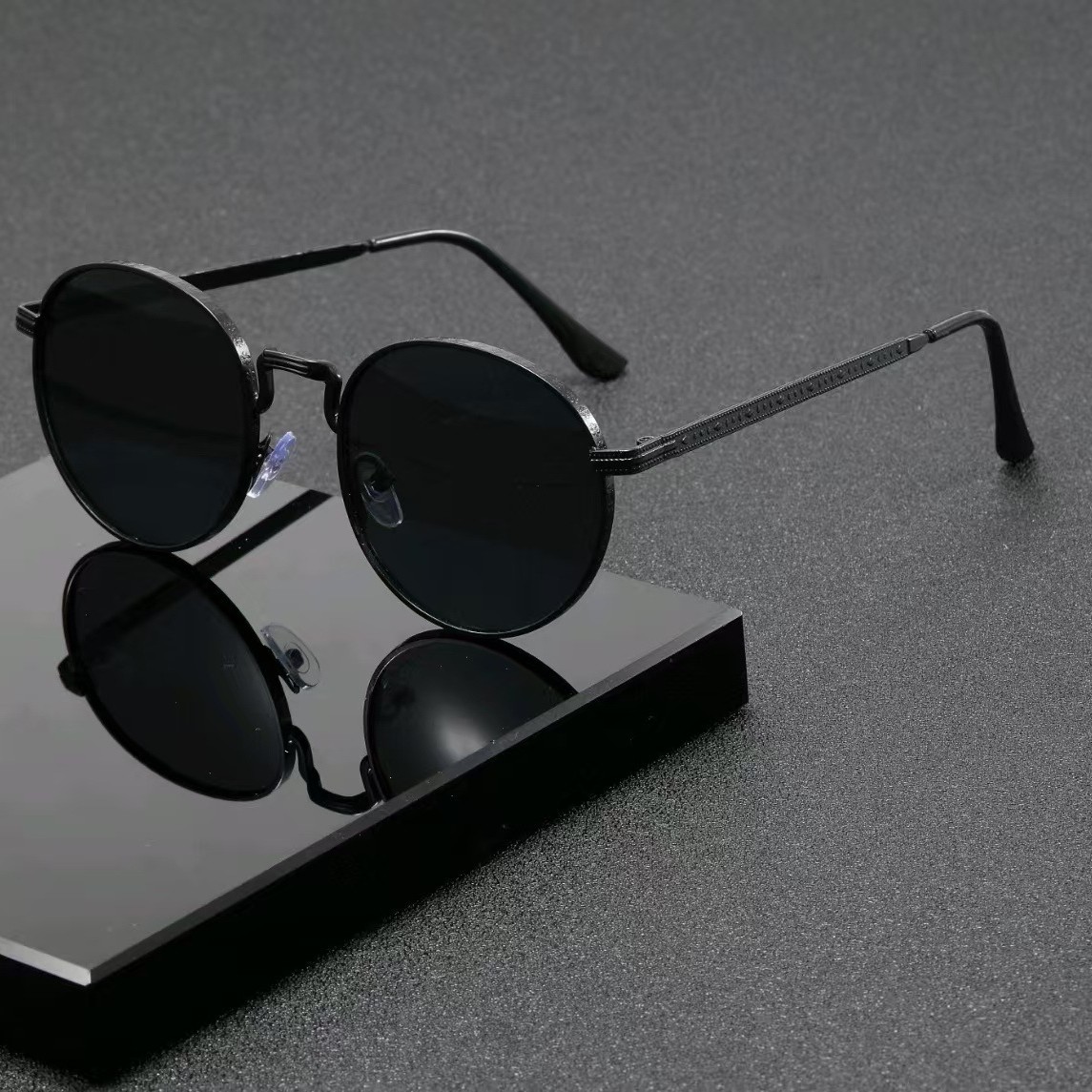 Vintage Fashion Enthusiasts - Kacamata Hitam Bulat Klasik Fashion Pria
