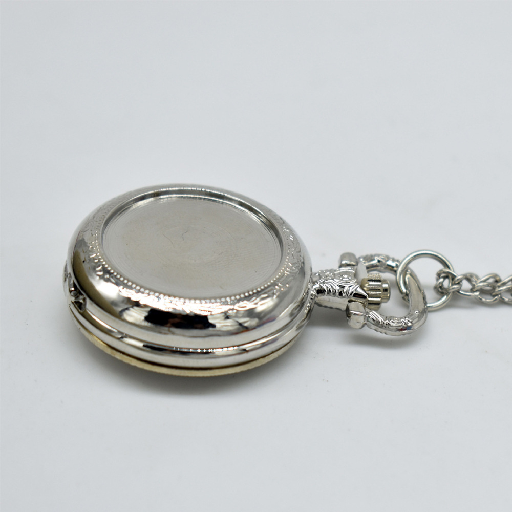 Kalung Liontin Jam Saku Logam  - Vintage Fashion Enthusiasts ulasan dan harga