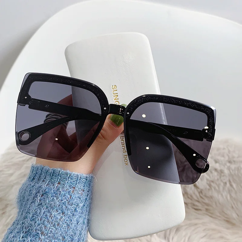 Kacamata Hitam Oversized Pria  - Vintage Fashion Enthusiasts ulasan dan harga