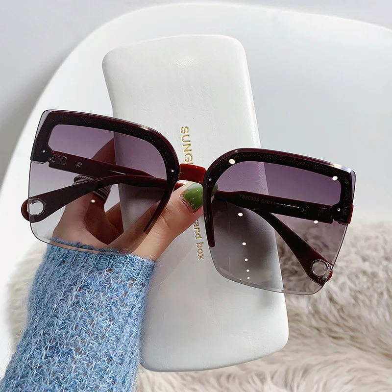 Kacamata Hitam Oversized Pria  - Vintage Fashion Enthusiasts ulasan dan harga