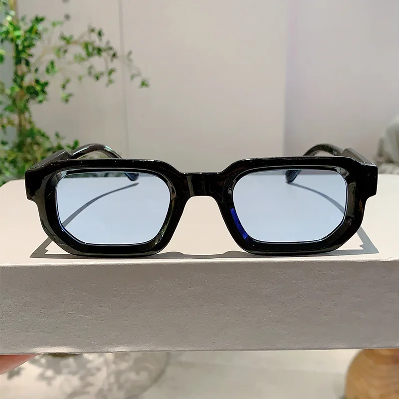 Kacamata Hitam Bingkai Persegi - Vintage Fashion Enthusiasts ulasan dan harga