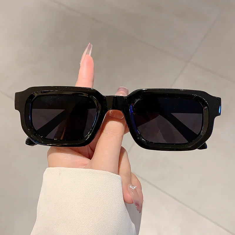 Kacamata Hitam Bingkai Persegi - Vintage Fashion Enthusiasts ulasan dan harga